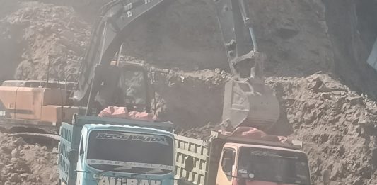 DIDUGA JUAL BELI TANAH! Aktivitas Galian di Kabuh Jombang Diangkut ke Urukan di Kudu