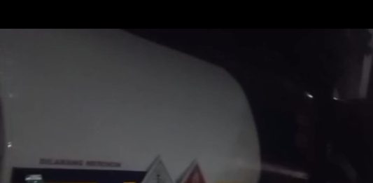 TERCYDUK! Truk Tangki Siluman K 9081 Y Pengangkut Solar Subsidi Parkir Tengah Malam di Kebun Tebu Mojoagung Jombang, Mafia BBM Main Bebas?