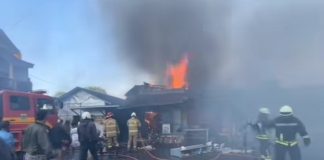 Pasar Tradisional Kepulungan Gempol Di Lalap Si Jago Merah, Ratusan Kios Hangus Terbakar