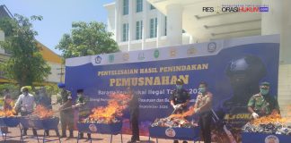 Pemkab Pasuruan Bersama Bea Cukai Pasuruan Musnahkan Jutaan Batang Rokok Ilegal