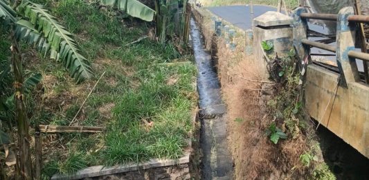 BUKTI BARU! SUNGAI SRIGADING LAWANG HITAM & BAU MENYENGAT. DIDUGA LIMBAH PABRIK AGAR-AGAR CV. SARI MUTIARA ABADI