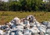 DLH JOMBANG DIDUGA TUTUP MATA! Ratusan Karung Limbah B3 Abu Aluminium dari Industri Peleburan Jombang Dibuang Liar di Sawah Jetis Mojokerto – DLH Mojokerto Juga Bungkam