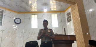 Khutbah Jumat di Masjid Firdaus, Kapolsek Prigen Ajak Warga Jaga Kamtibmas dan Tangkal Hoax