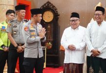 Kapolres Pasuruan Ajak Warga Jaga Kamtibmas Lewat Subuh Keliling di Masjid Cheng Hoo