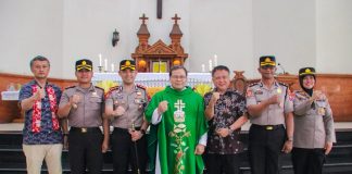Minggu Kasih Kapolri, Kapolres Pasuruan Pererat Silaturahmi dengan Jemaat Gereja Santa Theresia Pandaan