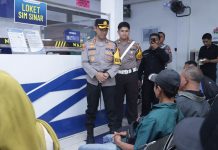 Sapa Pemohon SIM, Kapolres Pasuruan Sosialisasikan Operasi Patuh Semeru 2026
