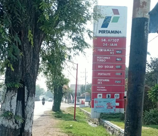 VIRAL! Jarak SPBU ke Gudang Mafia Solar Mus & Erna di Paiton Cuma 900 Meter Jalan Kaki 3 Menit, Netizen Probolinggo Bongkar Boroknya