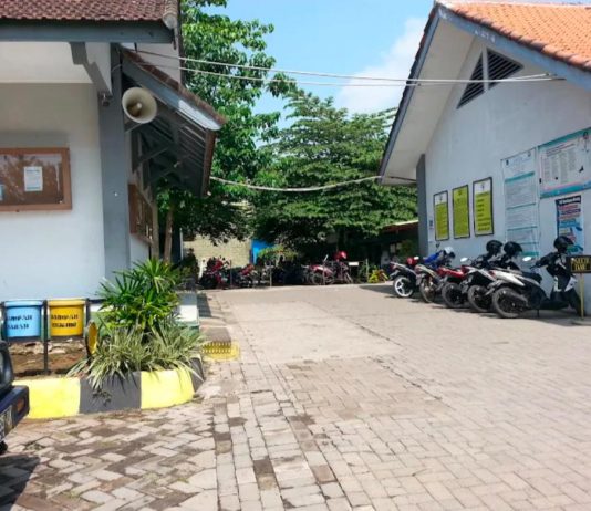 BUNGKAMNYA 3 PEJABAT! Dugaan Pungli Rp 937 Juta/Tahun Berkedok Iuran Komite Rp 40 Ribu di SMKN 2 Singosari, Kepsek, Cabdin Malang & Kadisdik Jatim Diam Seribu Bahasa, Dilaporkan ke Polres & Kejari!